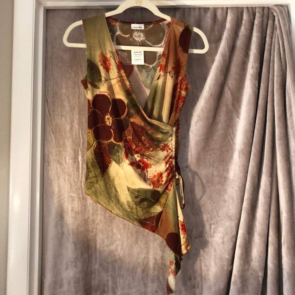 NWT GORGEOUS Tank Top with Side Drape and tie